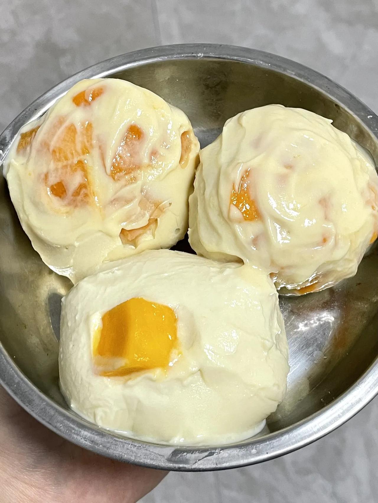 我妈尝了一口…让我去楼下摆摊!
豆浆粉+芒果+酸奶，这口感真打开了新大陆啊!
口