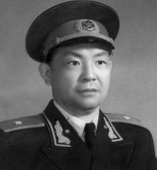 四野悍将授衔过低，罗荣桓诚恳道歉并提议晋升军衔，结果他却坚持拒绝升衔！
1955
