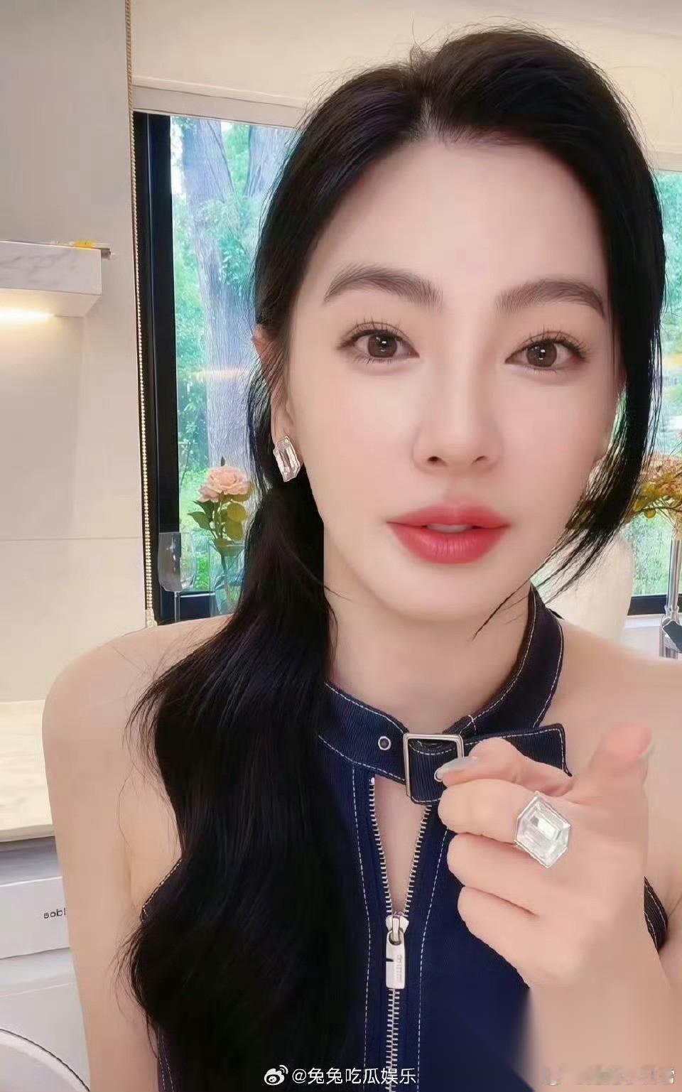 张雨绮被无理由分手？哭完才发现，原来爱情里的“糊涂”不止她一个？ 她自曝被男友无