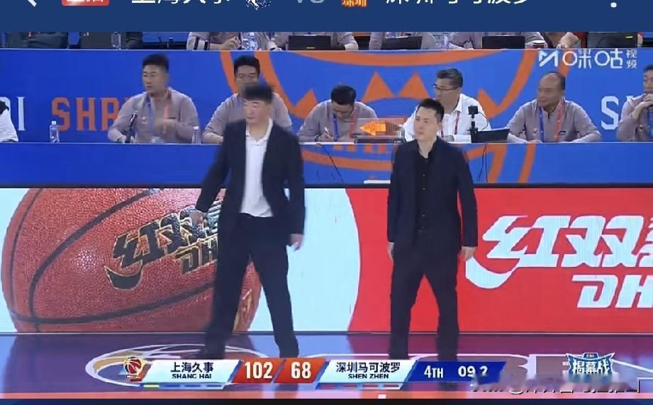 上海男篮主场102-68大胜深圳男篮后，有5个启示。
1、今年CBA打慢节奏的球