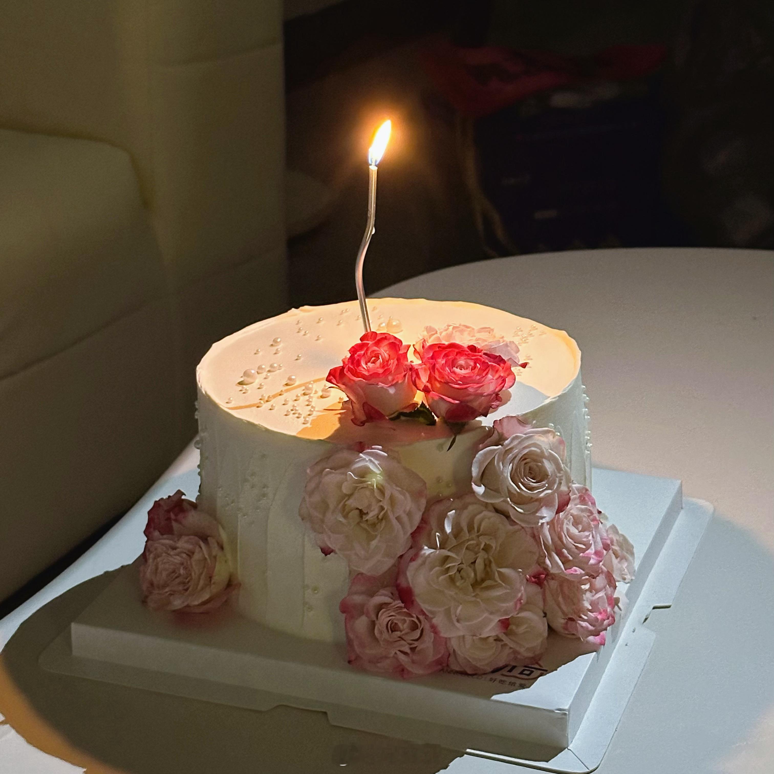 一年一度为我诞生的小蛋糕准时报到啦！ 