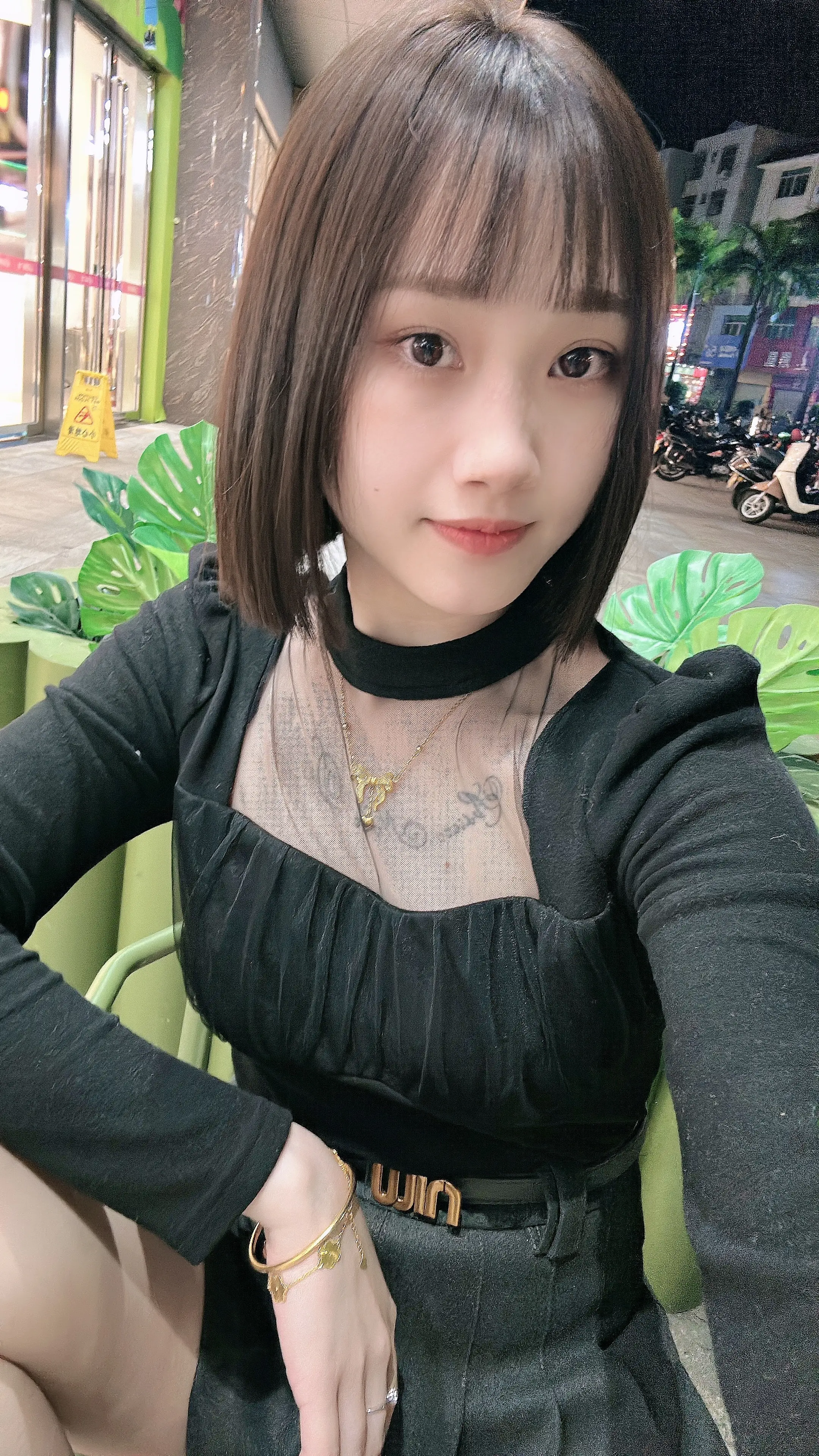 宝宝肚肚打雷啦 肚肚宝宝打雷啦。