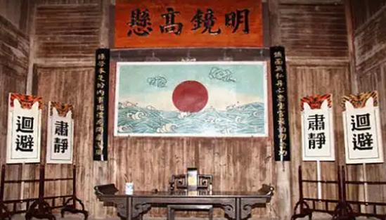 别被影视剧骗了！古代民告官根本没有包青天，离岗先挨40大板，打不死才给开庭，哪怕