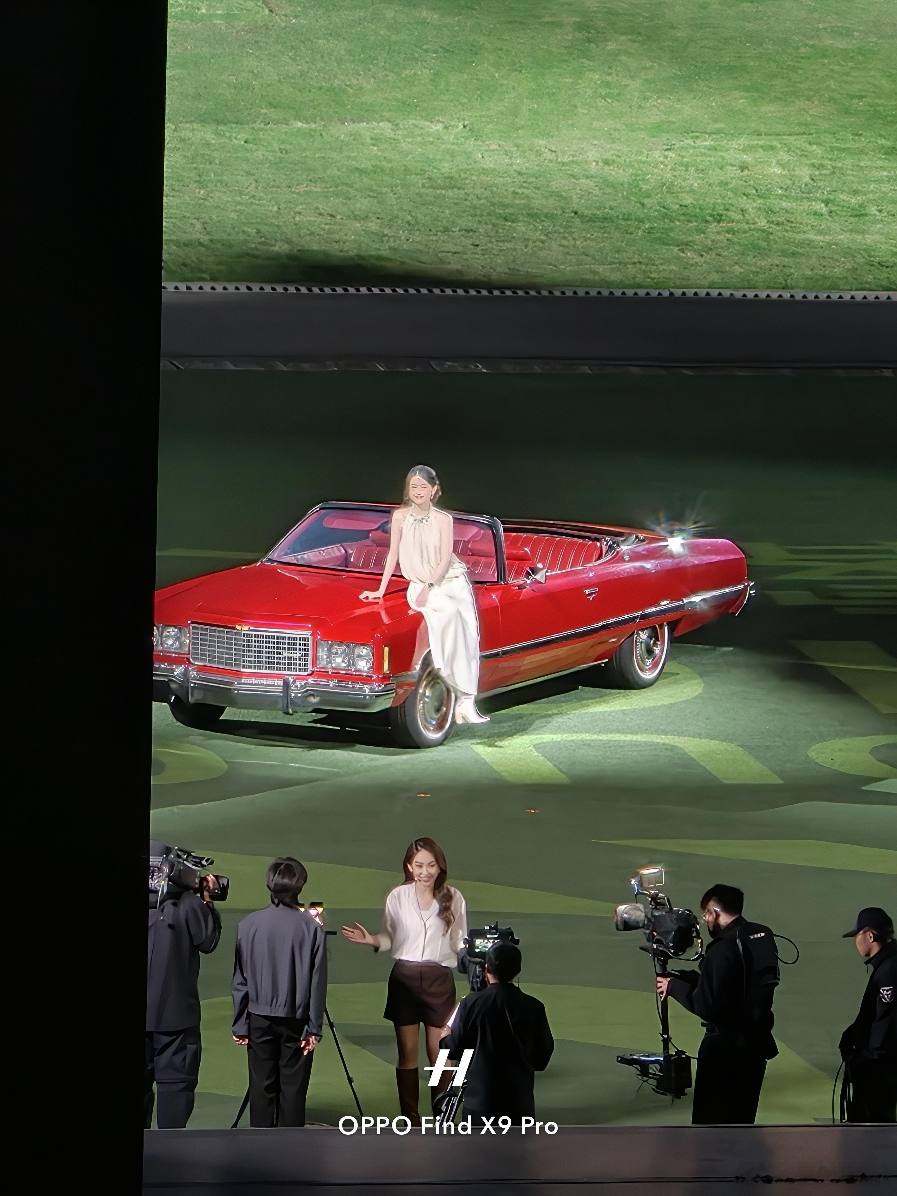 oppo把增距镜装进手机  我觉得这次发布会，真有一种看电影的感觉！屏幕打开后，