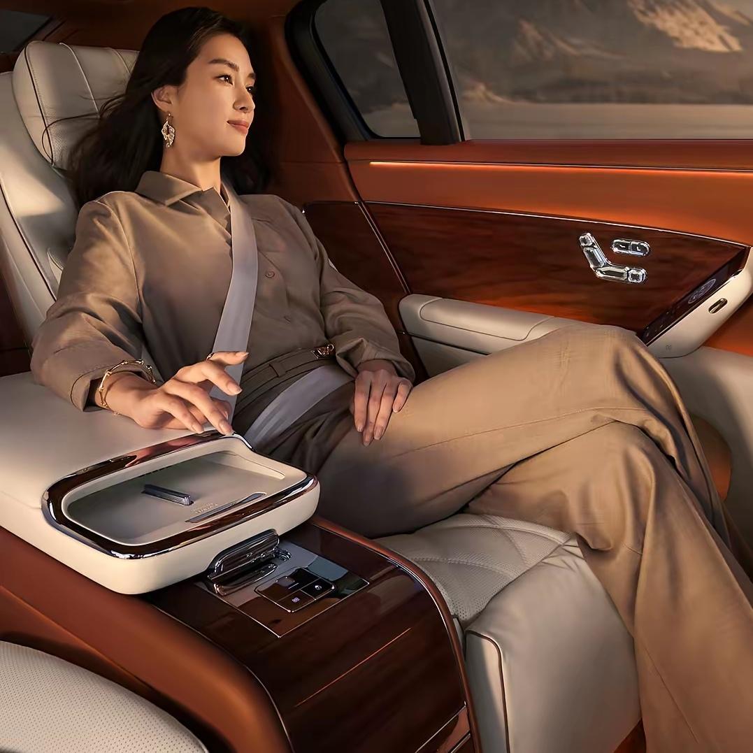 当寒冬像头猛兽般袭来，出门简直成了“酷刑”，冷风一吹，整个人瞬间被“冻透”。但别