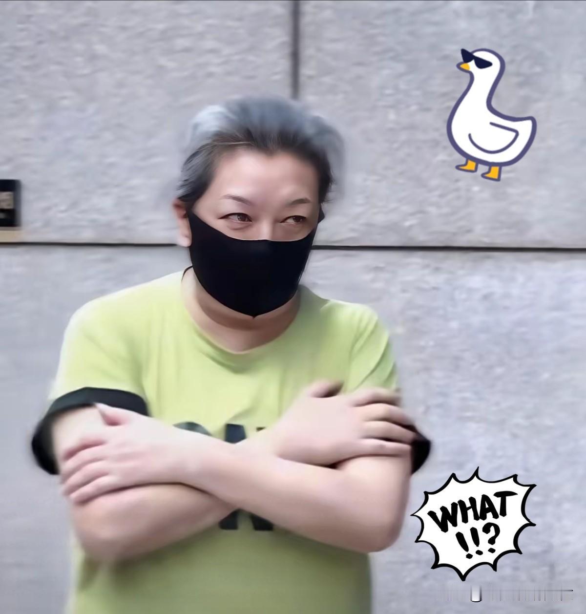 我能接受江珊变老、变胖，却真的不忍心看她满脸疲惫、憔悴不堪的样子。
 
近日话剧