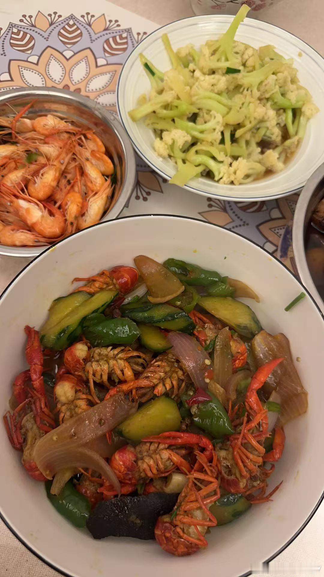 山海寻梦，不觉其远，前路迢迢，阔步而行。 你与世间万物的缘分，都在善与爱中。此生