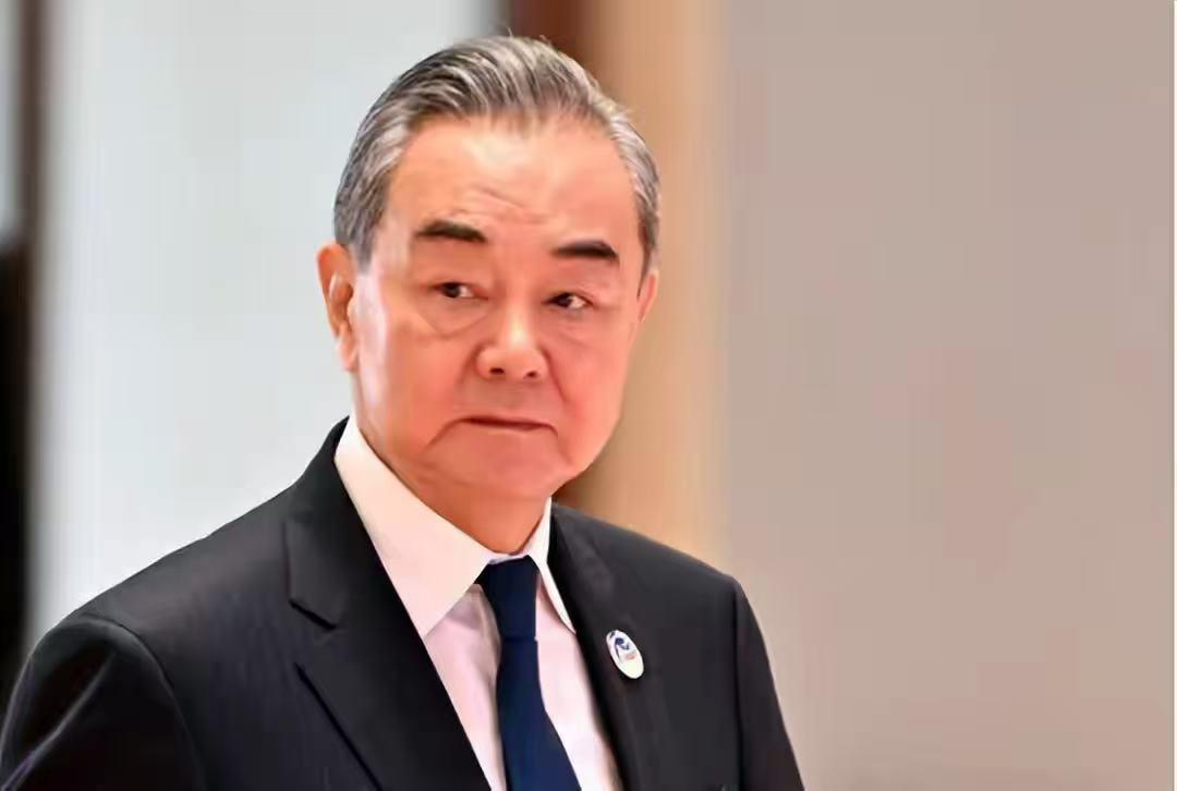 高市就涉台问题再表态，王毅一锤定音，不到24小时，福建舰行动了

高市早苗又被问