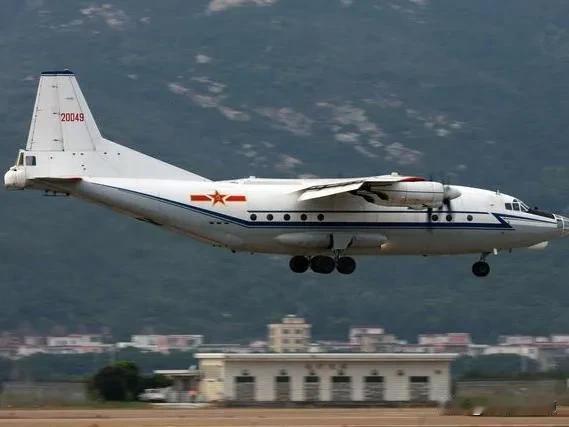 运-10，堪称中国航空史上最具争议与悲情色彩的机型。有人痛陈它是“造不如买”错误