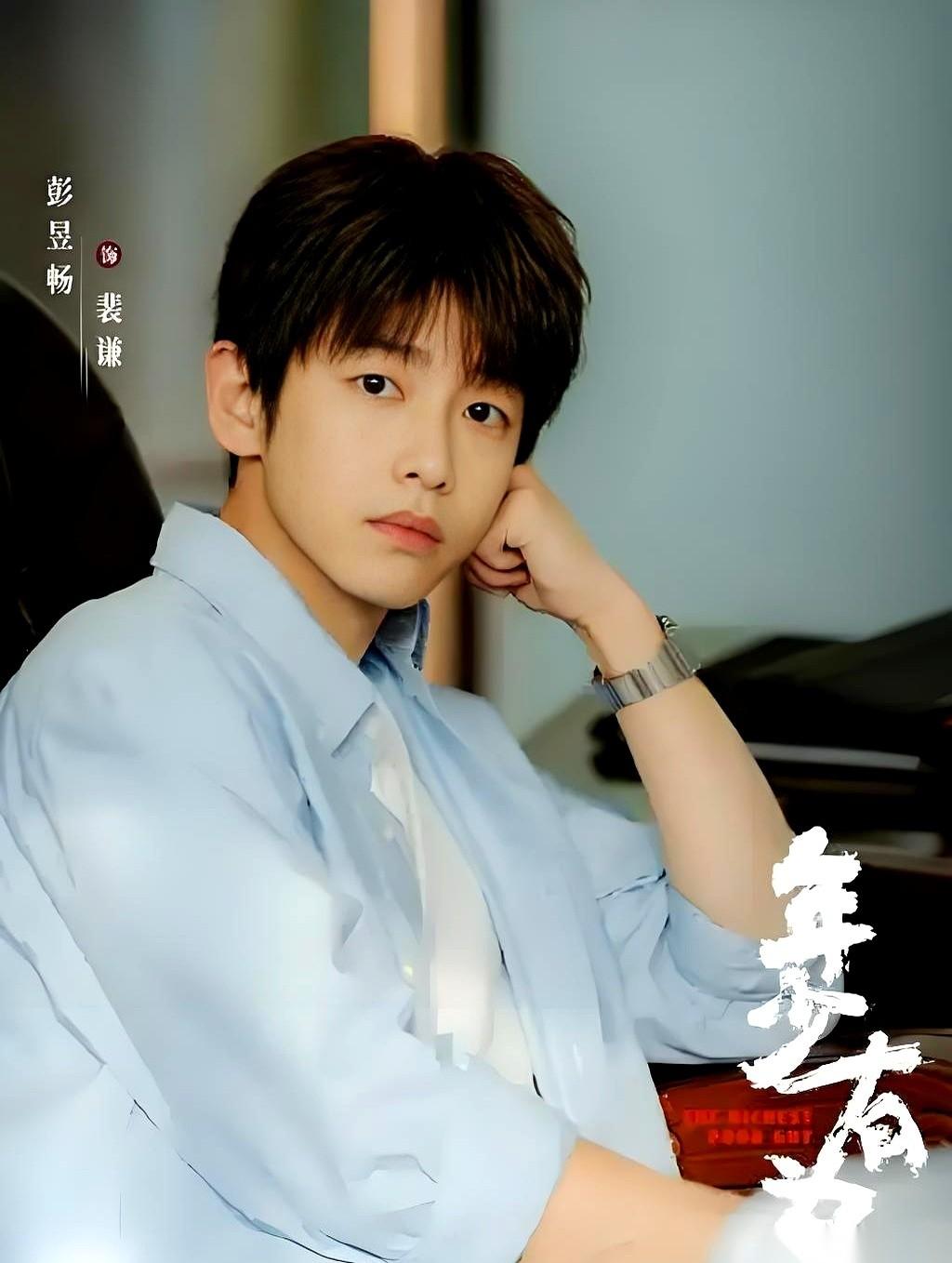 我真的要被气笑了，就想问问编剧，第一集那个飞机上的场景，是拍着玩的吗？
一上来就