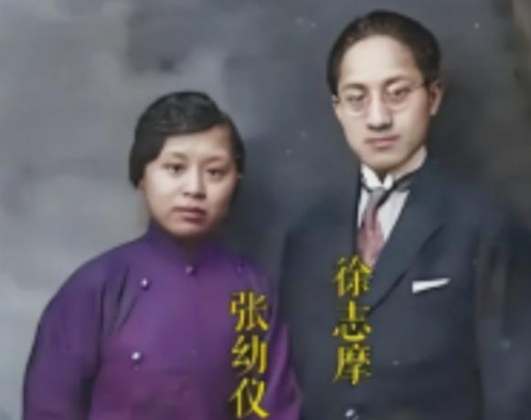 虽然徐志摩嫌弃张幼仪土气，但晚上却仍然找她。张幼仪晚年也曾回忆，在英国时，虽然他