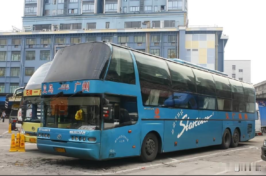 一代公路客运经典：北方尼奥普兰
       在国内省际长途客运最繁荣的年代，北