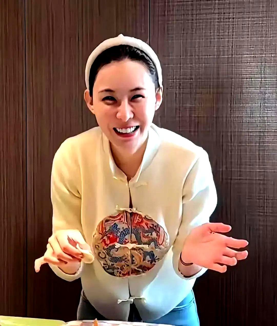 汪小菲家三胎小名风波，最值得看的从来不是婆媳矛盾。
 
汪小菲直播当众改了张兰取