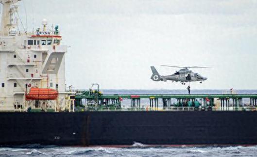 地中海海域突然炸出大消息，昨天法国海军没留半点情面，直接在海上拦下一艘正在航行的