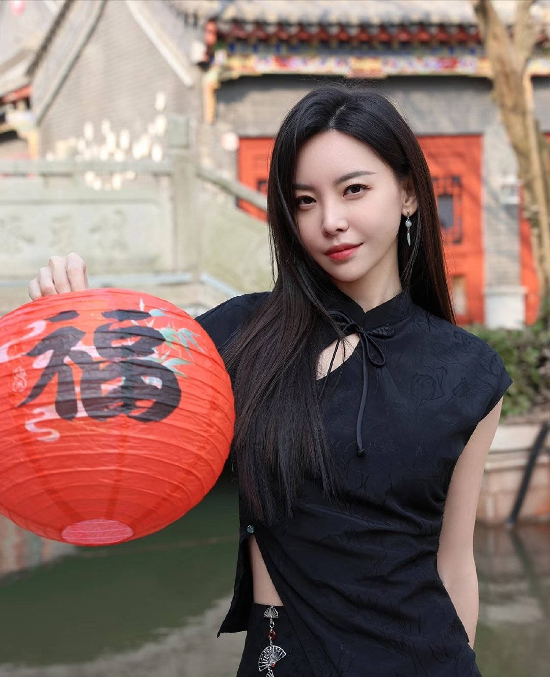 于文文于文文音乐不基础养生更不基础有歌 路透太惊喜！于文文中药保温杯上班，期待《