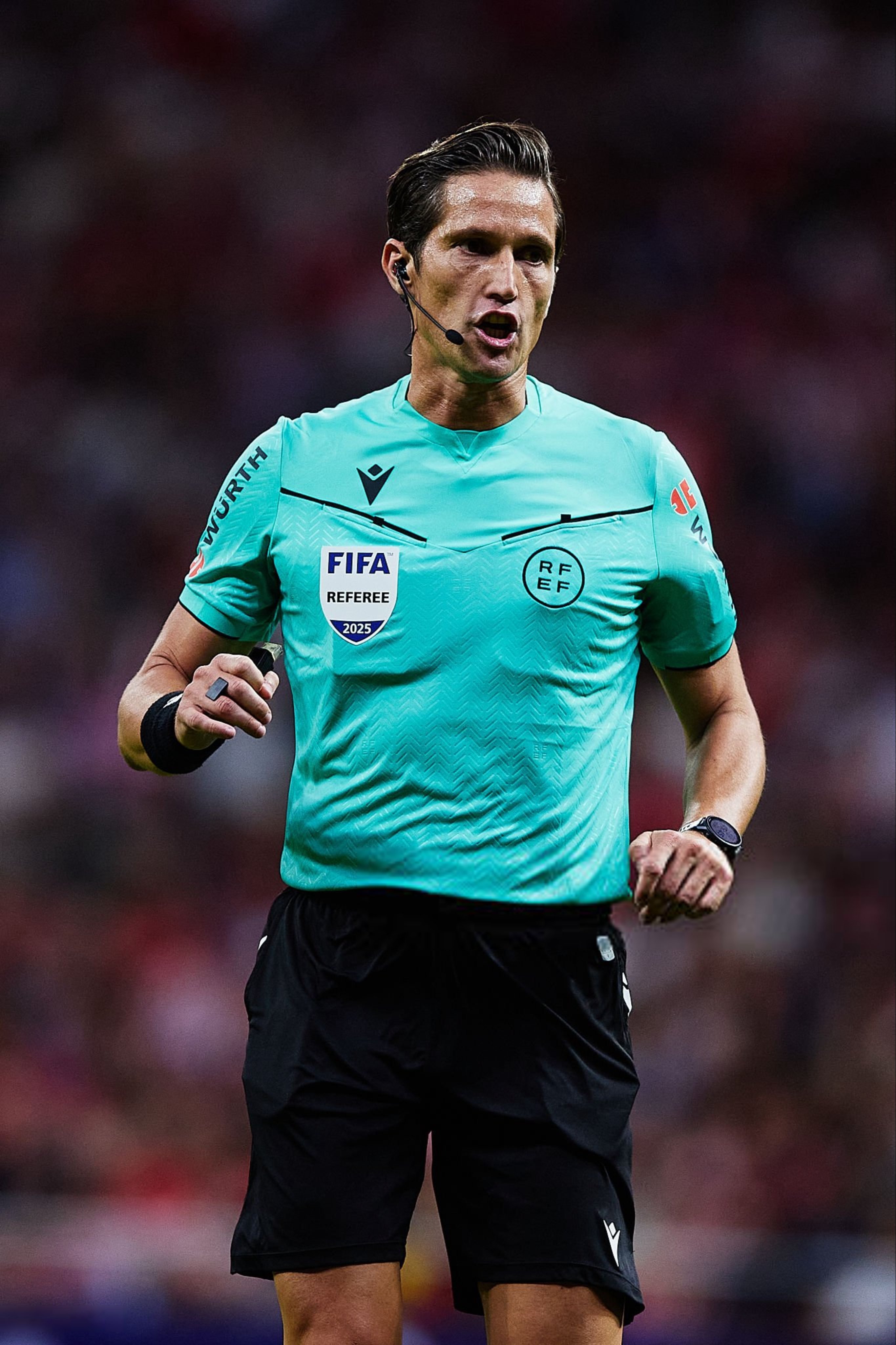 官方：穆努埃拉·蒙特罗将执法国王杯四分之一决赛中阿尔巴塞特对阵巴塞罗那的比赛🟨