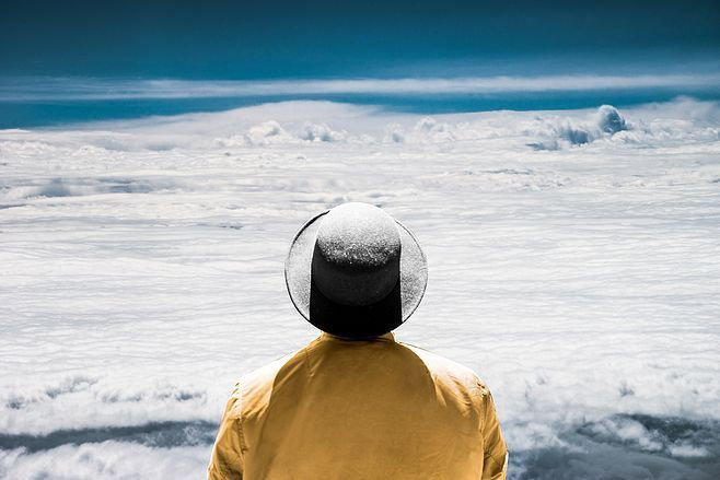 “ 生活就是  面对复杂  保持欢喜 ” 