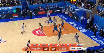 面对四川男篮，广东男篮赢球是没啥问题的，胡明轩今天的投射也不错。我认为胡明轩的表