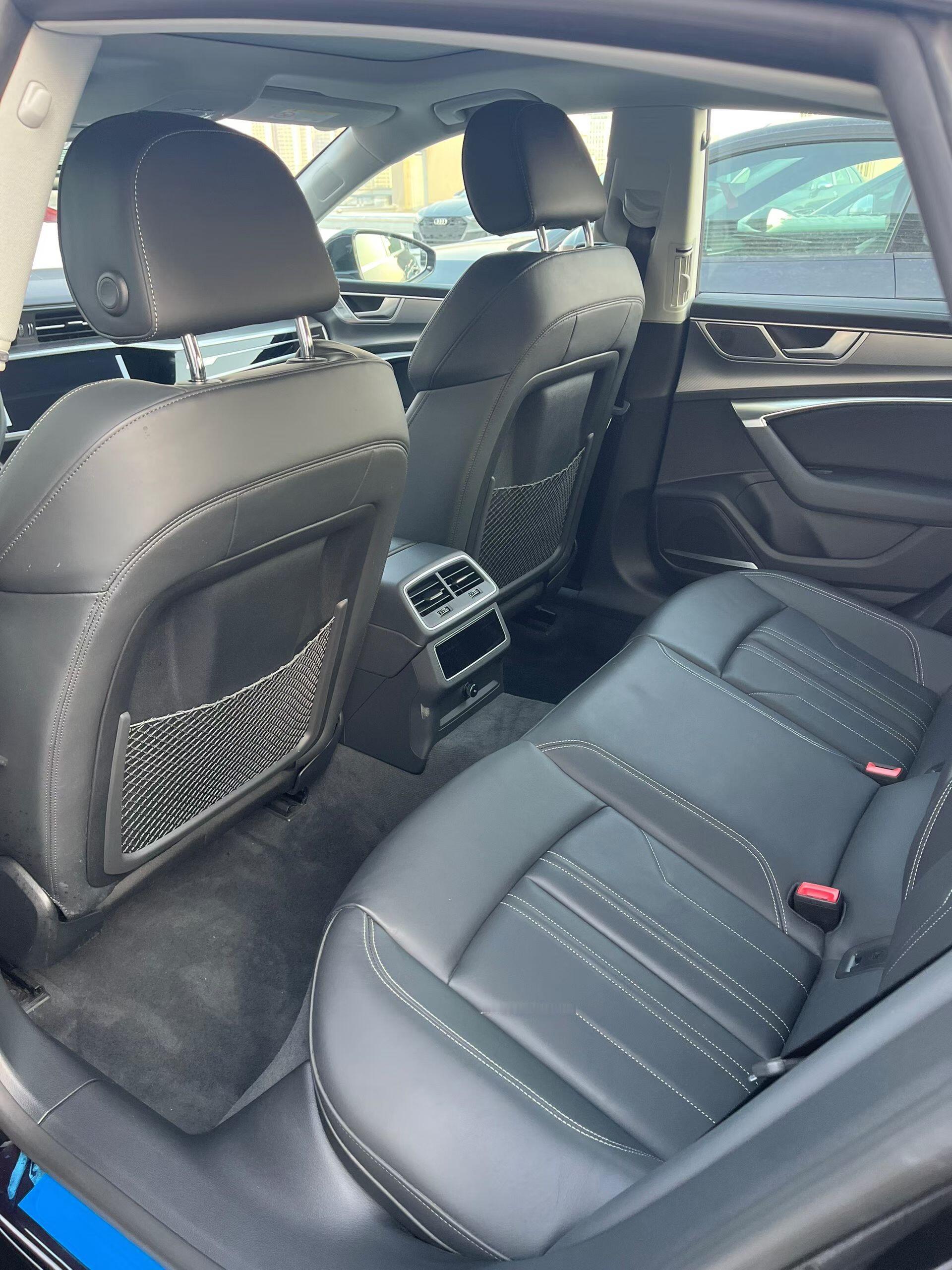 最美溜背轿车奥迪A7 45臻选型未上牌，24公里的新车现在裸车39.5万开新车发