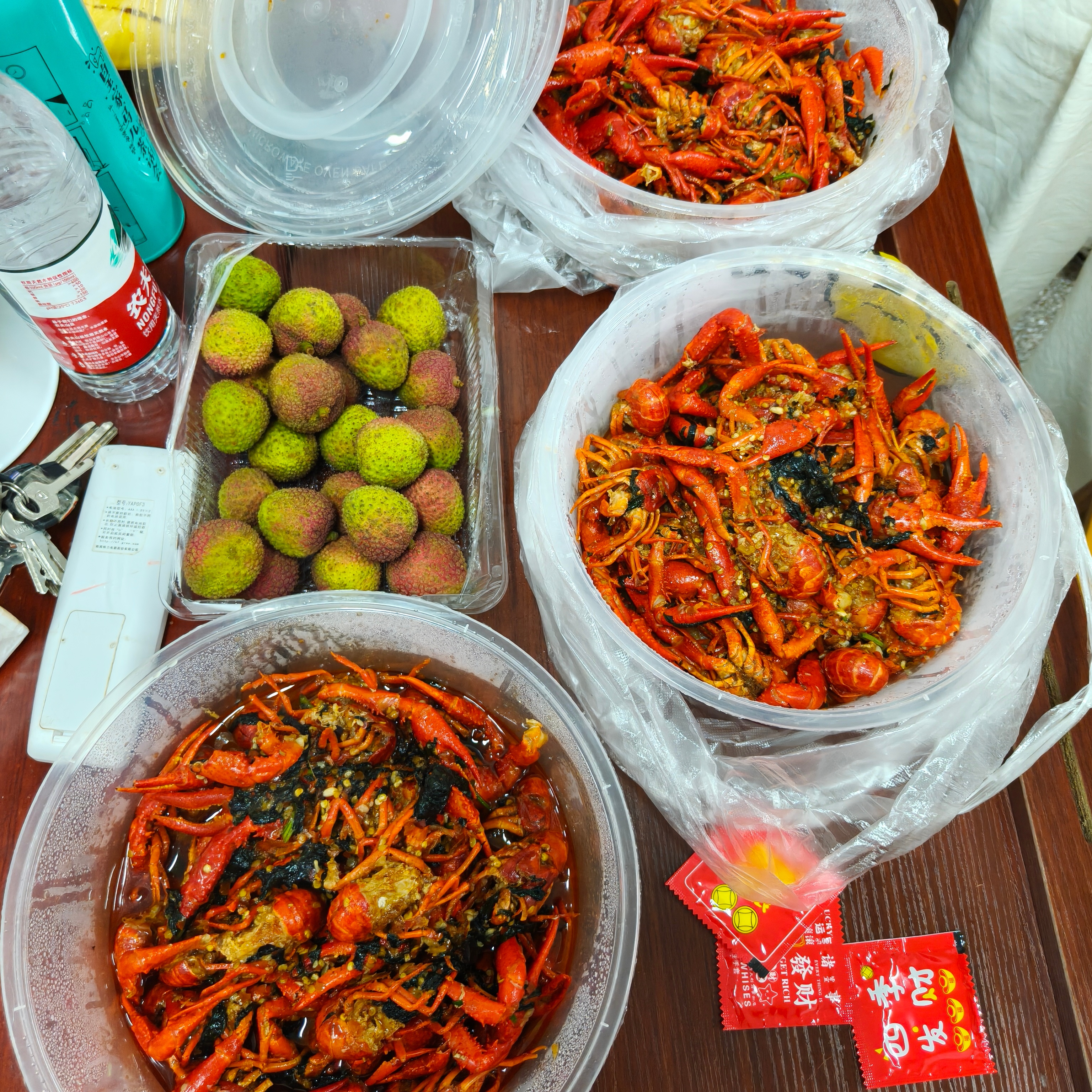 8盆小龙虾🦞吃爽了享受型加班就是这样