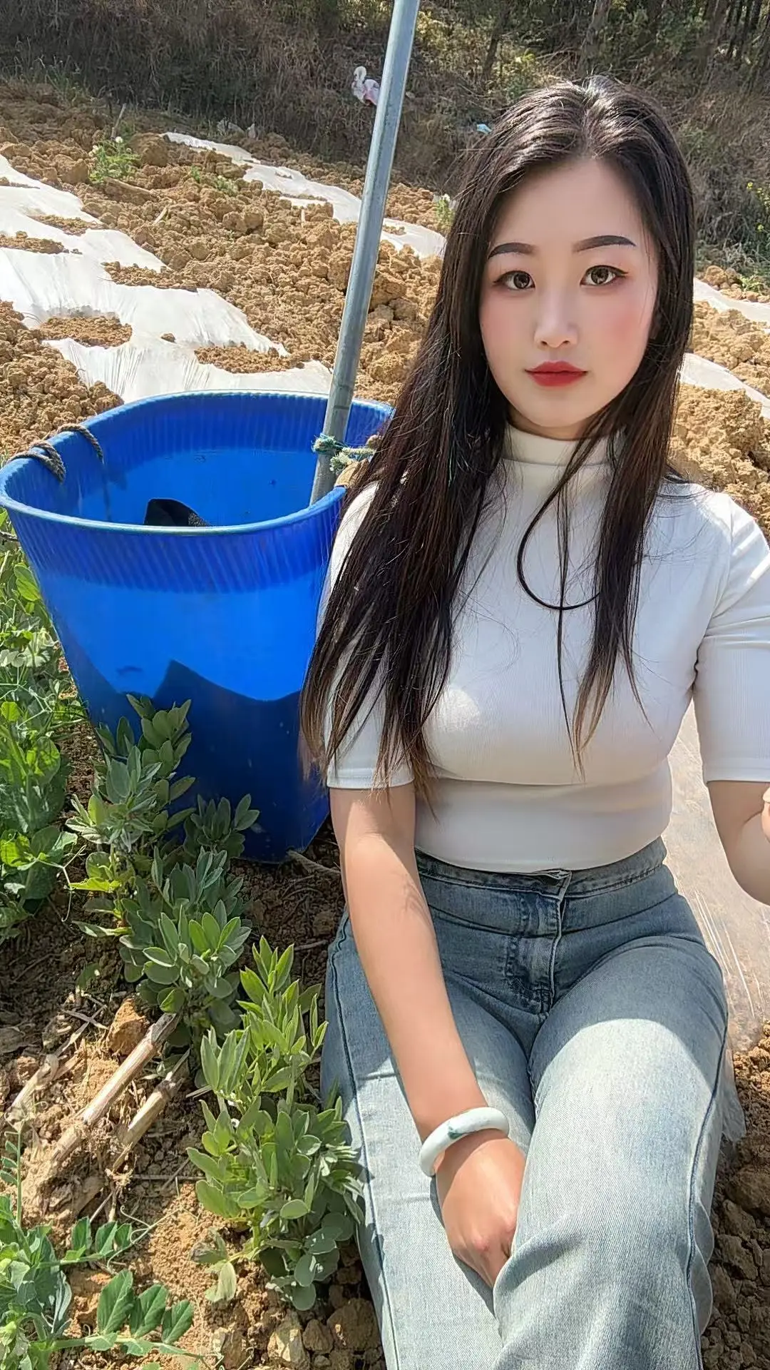 农村姑娘种地日常 户外 爱情