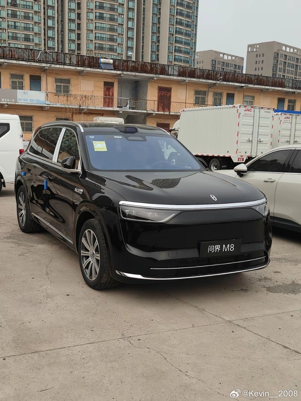 我朋友刚买的问界M8，将近40万这个价格买小米SU7不好吗？ 