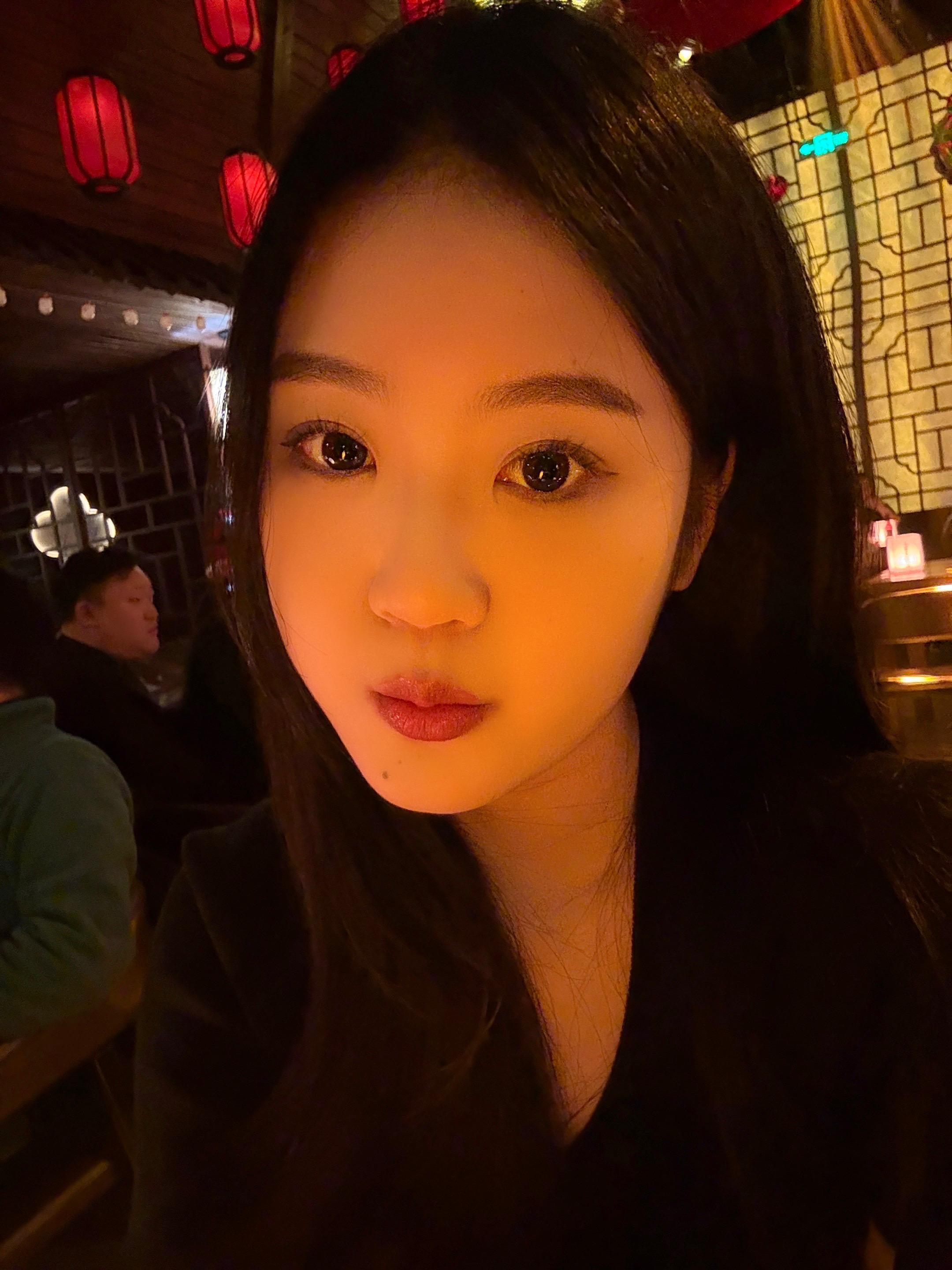 有些话太重了 落在我刚好脆弱无助的时候 便也砸断了我们之间的情分