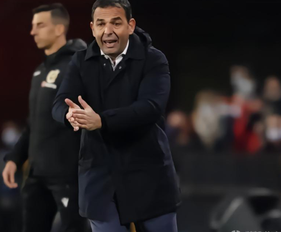 卡列哈：C罗的自律让他没有保质期，他想踢多久就能踢多久北京时间4月20日，西班牙