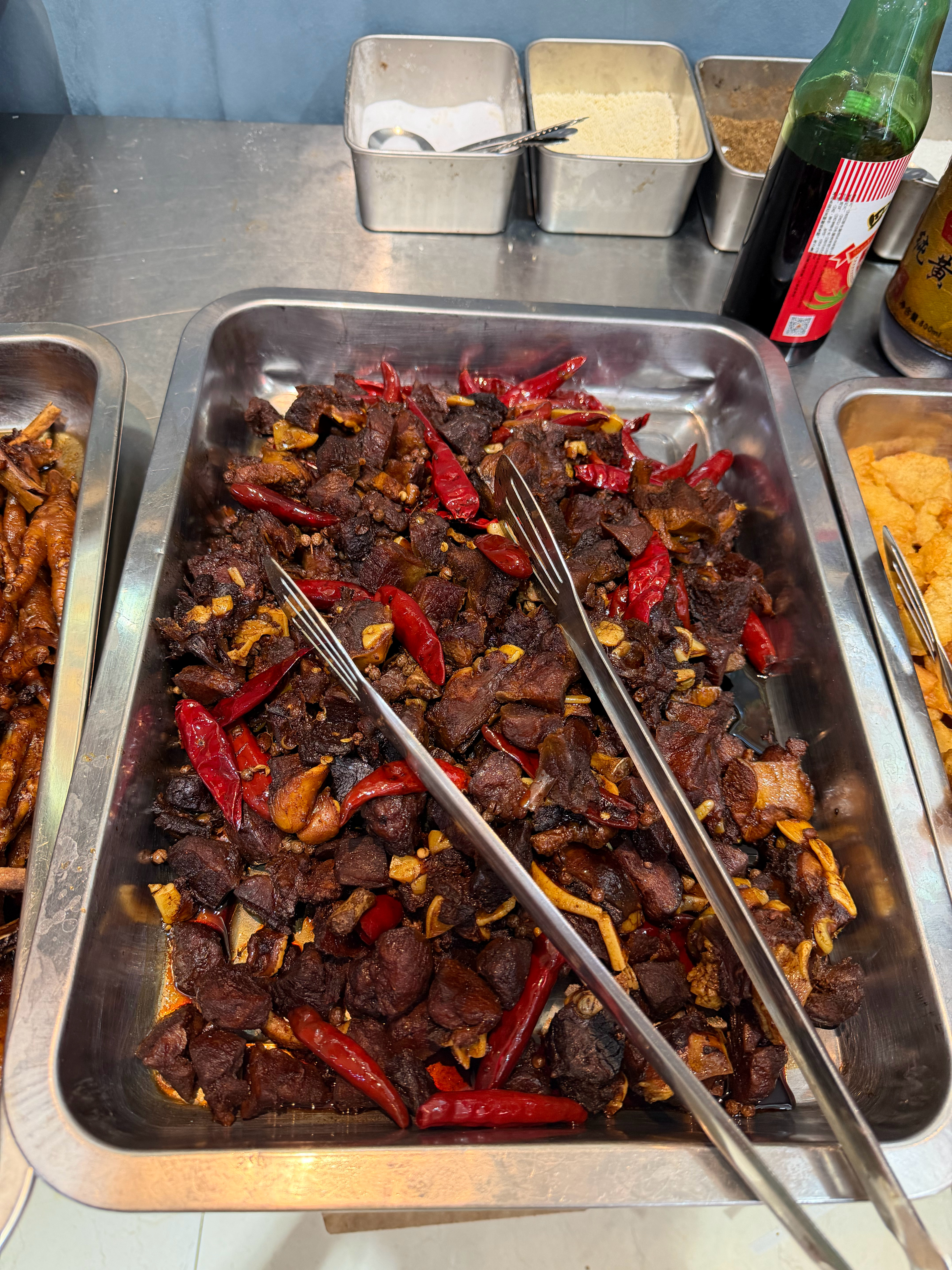 休息日＋放纵餐，三盘各种肉＋一盘蔬菜。最后四片西瓜收尾。吃得好饱好饱[awsl]