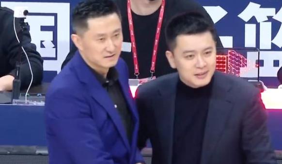 兄弟们！随着杨鸣与杜峰前后脚的下课！你认为这两个人的相似点在哪里？不同点在哪里？