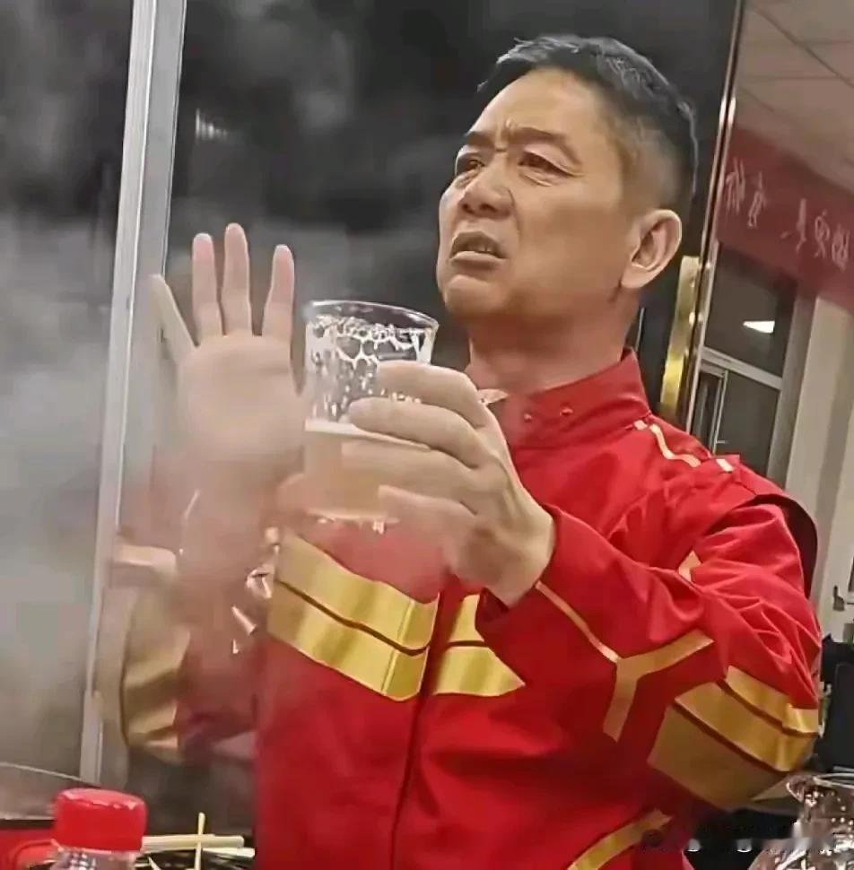 强东世家，刘宗后裔。
祖籍湘谭，藏龙卧虎之地。
生于宿迁，草莽辈出之州。
施公连