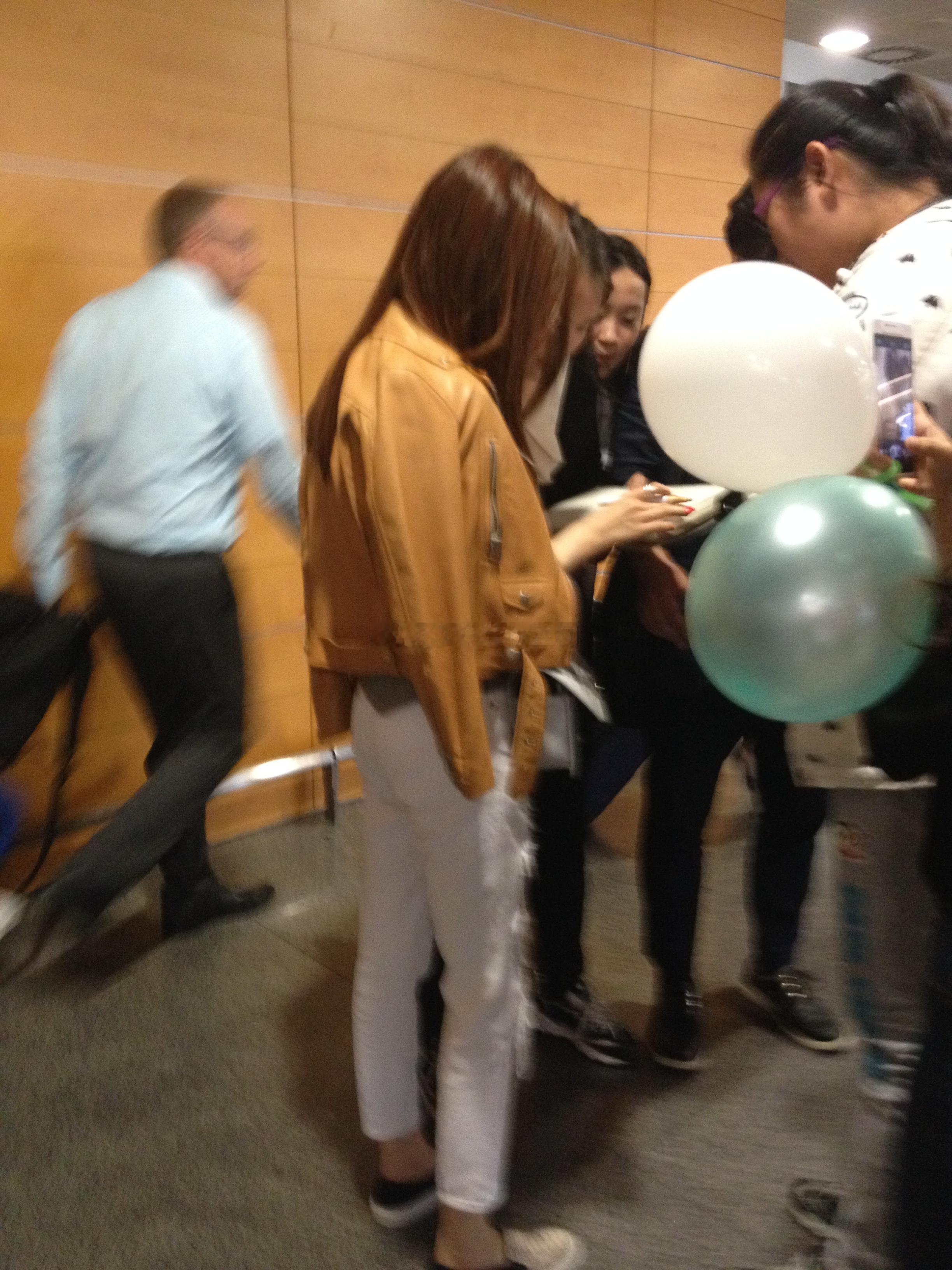 李多海  翻到一张好几年前接机多多的照片