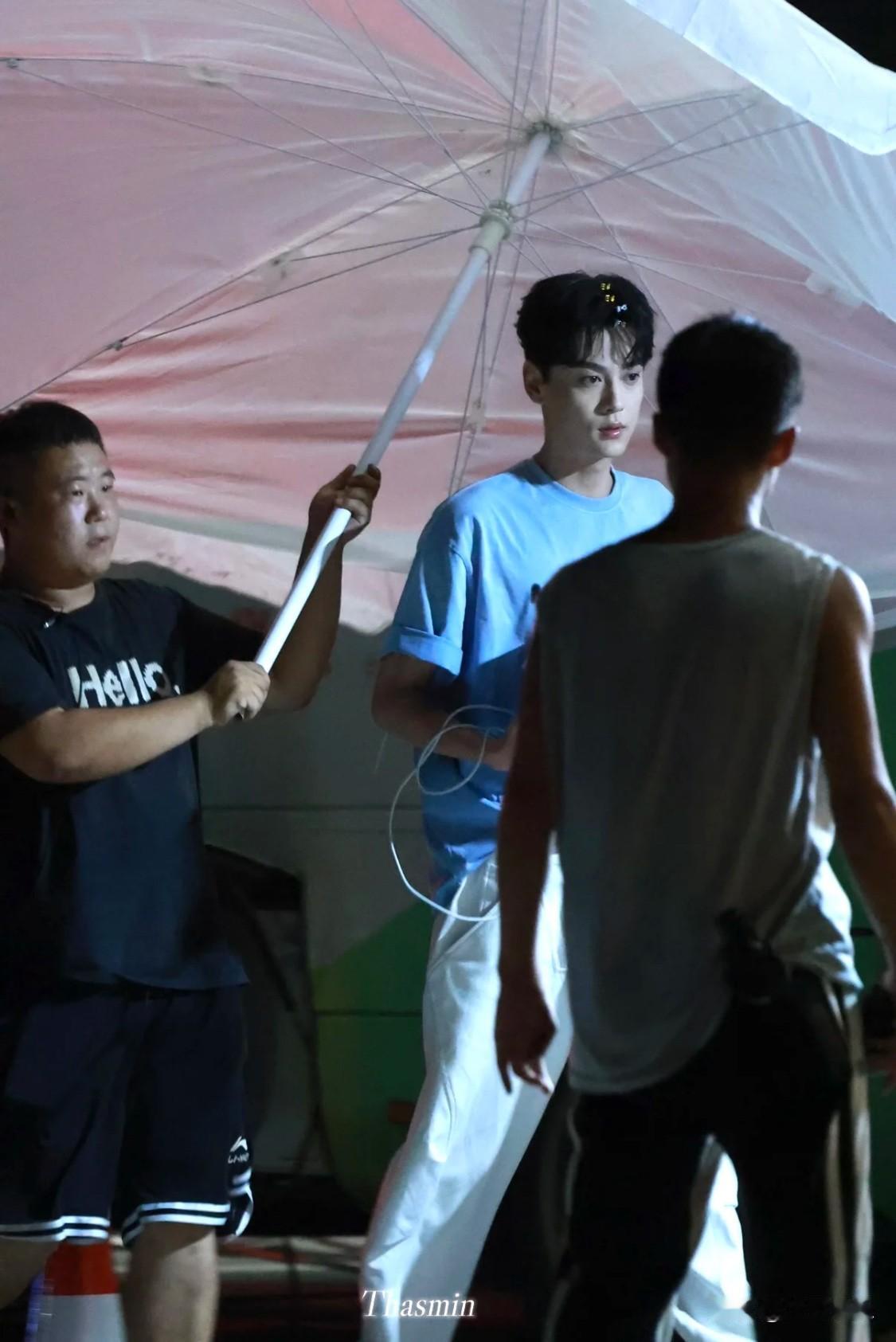 此男又帅成了这样