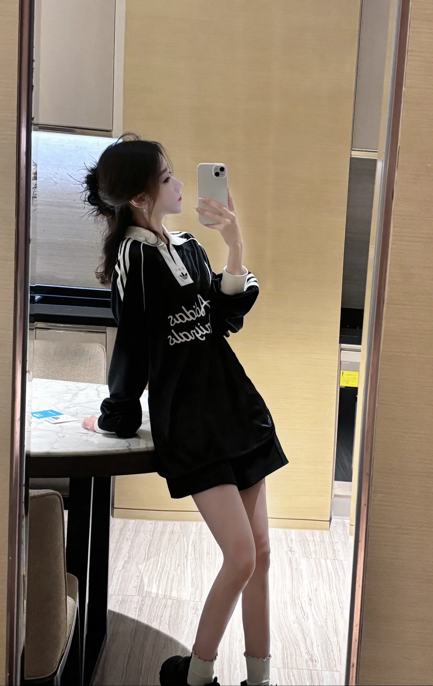 玻璃不是我打碎的，我却每天都要在上面走无数遍