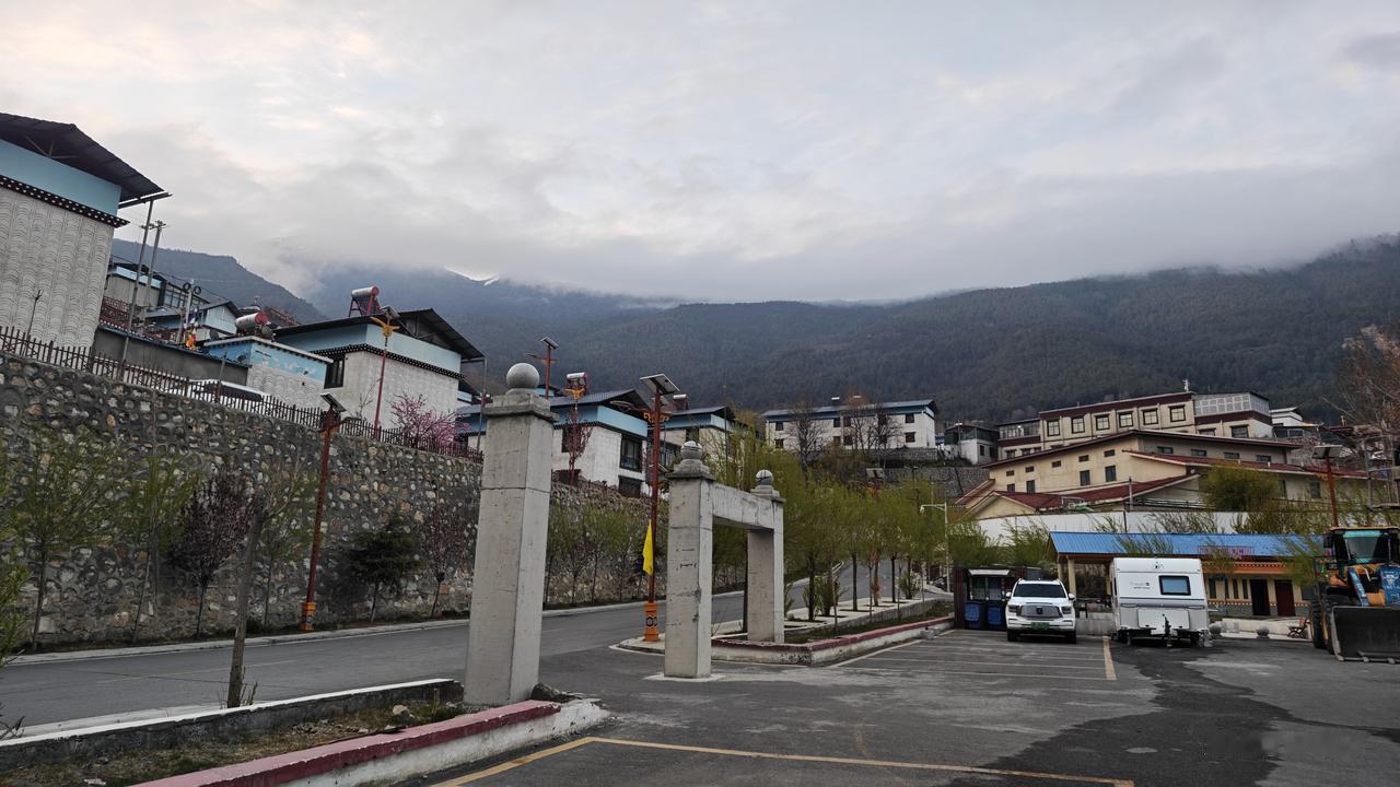 [环国行摄】第三阶段西部篇D61天总第116天：拉康镇~洛扎县
1.路线：拉康镇