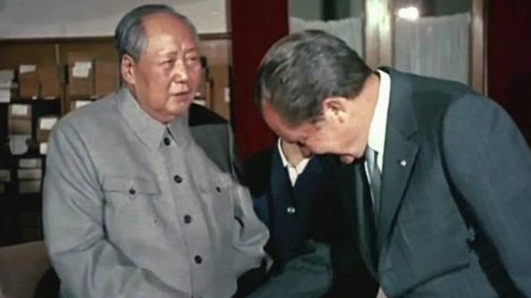 “是尼克松改变了世界么？我看还是世界改变了他。要不，他隔着海洋骂了我们好多年，为