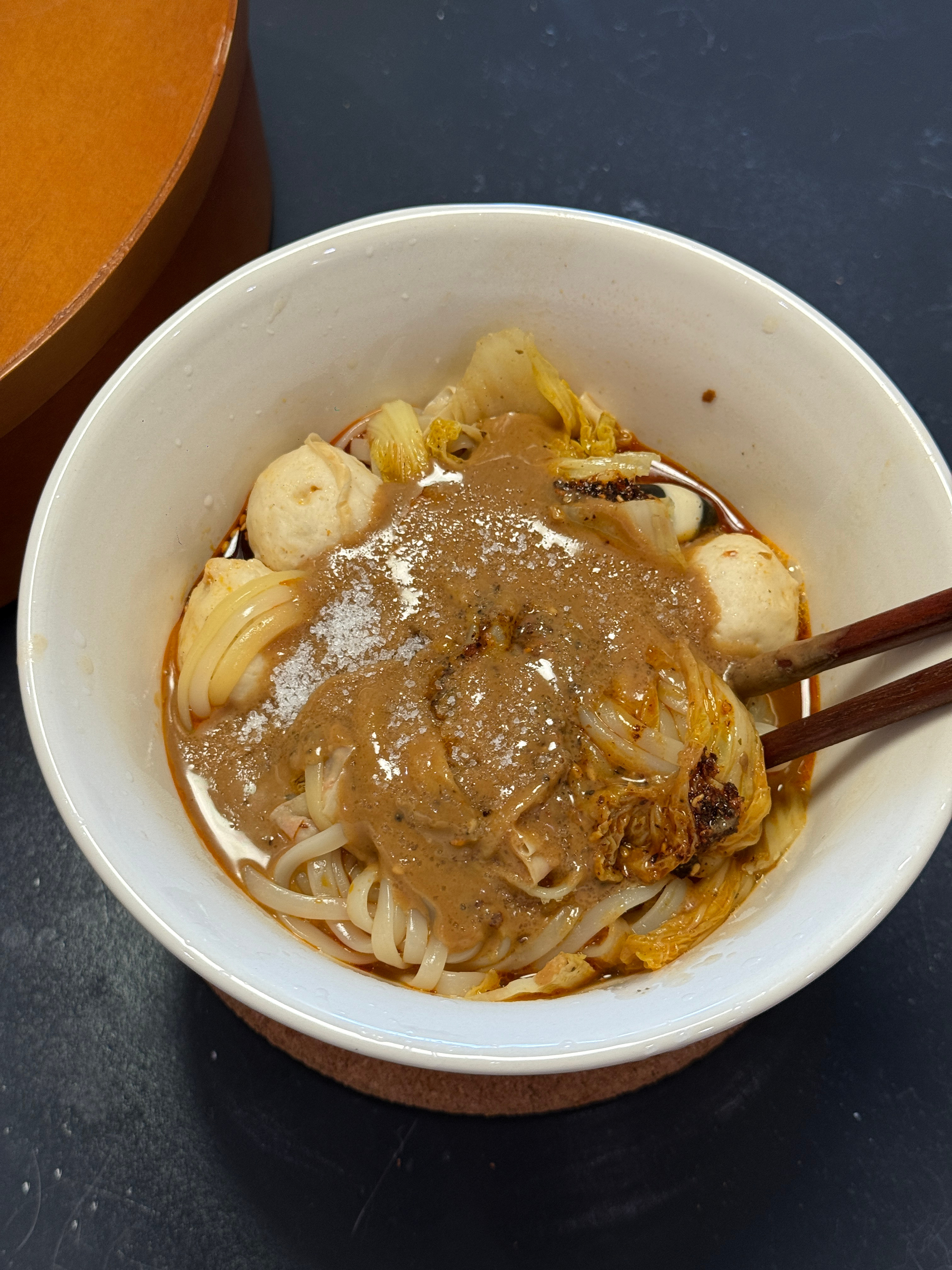 最近在卖碗🥣商家给我寄了几个超级大的面碗煮了村驴家麻辣烫 