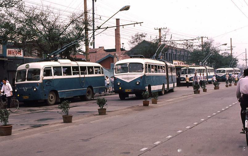 老照片  八十年代老照片 猜猜是哪？ 