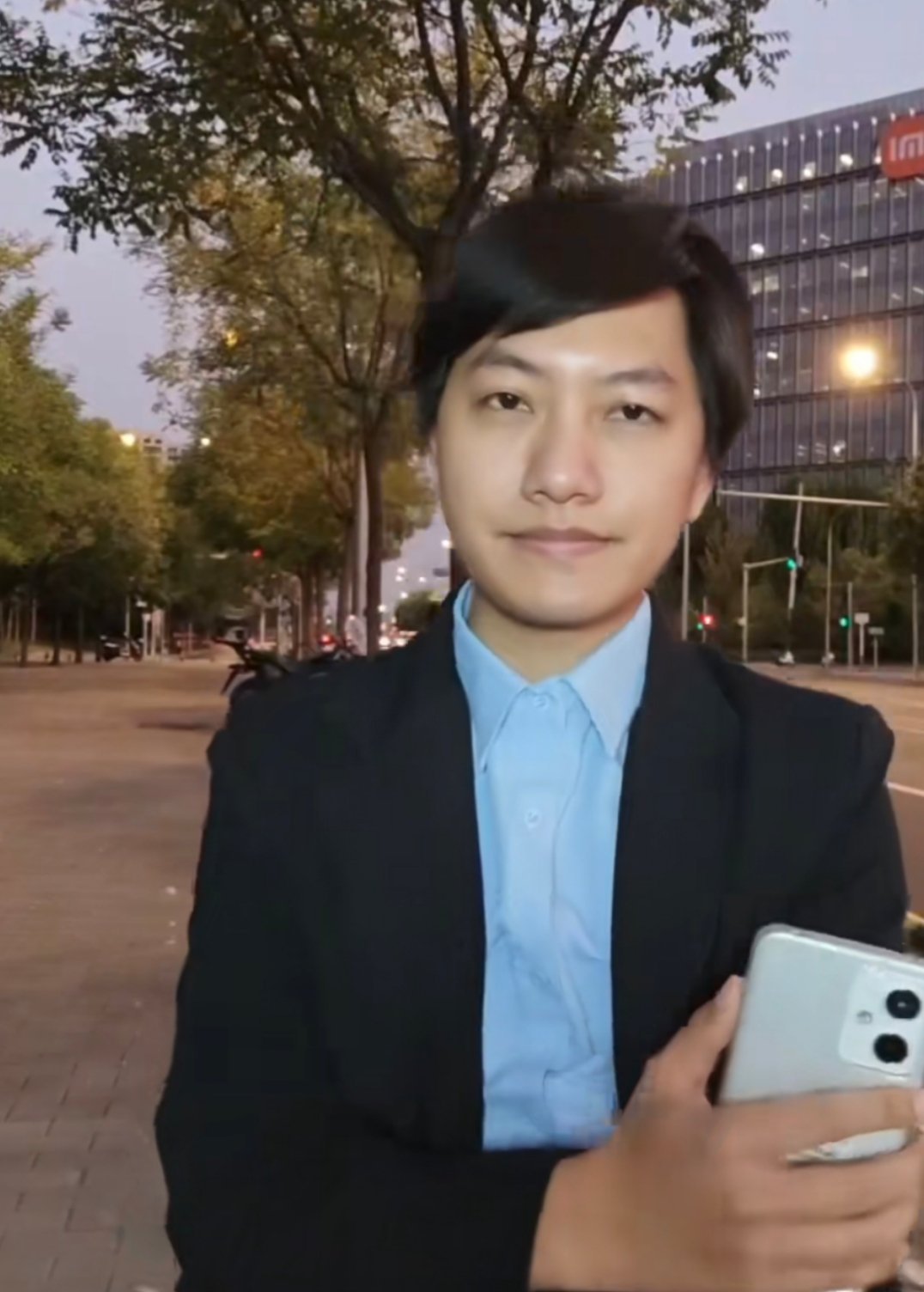 最近刷到好几个撞脸雷军的，大家觉得哪个更像？ ​​​