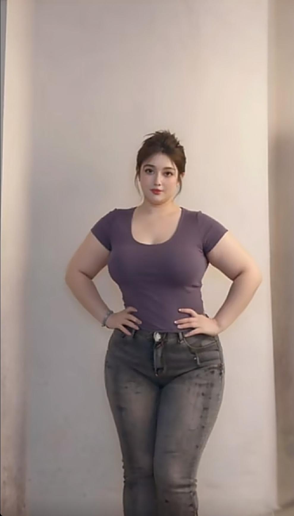 微胖滴女生好看还是苗条好看? 觉得什么样的身材穿牛仔裤最好看?