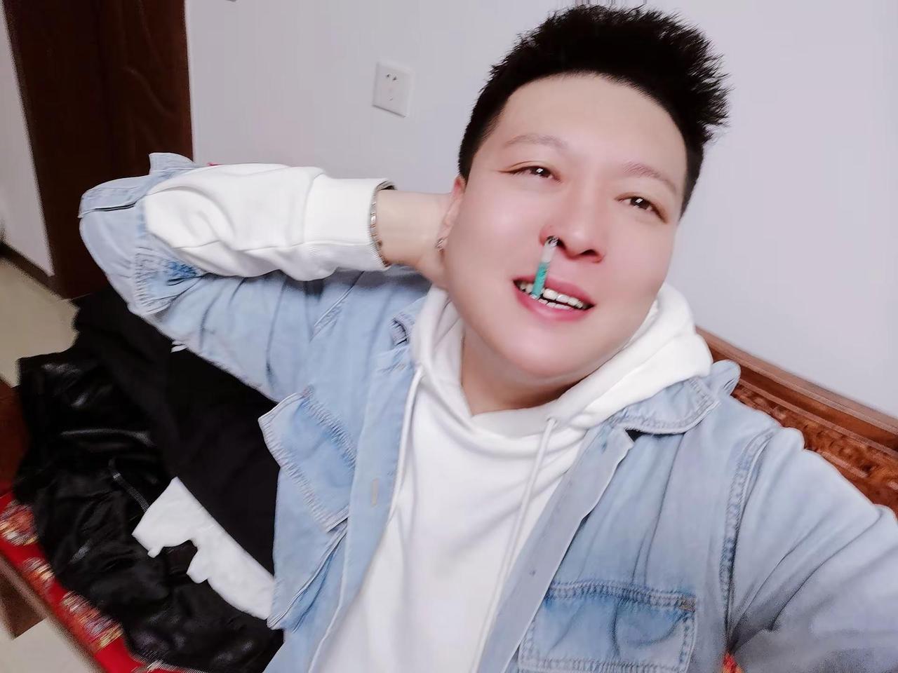 所有情感会在荣华富贵了出现，也会在穷困潦倒里消失