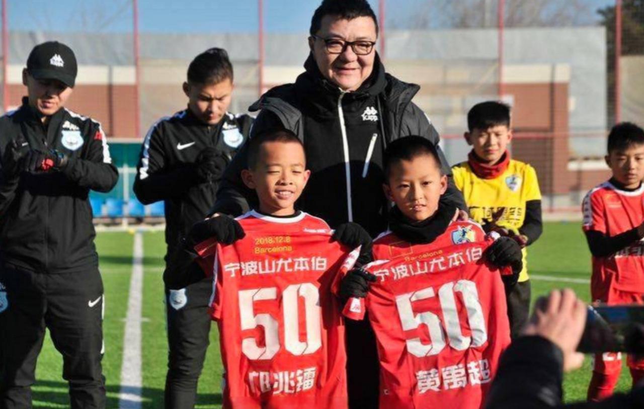U17国少闯进亚洲杯决赛之后，董路的名字又被推到前面，这事其实挺微妙

中国U1