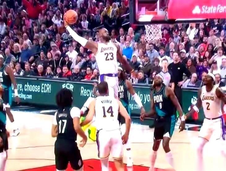 真的，看到最后我都替老詹觉得累。
对面开拓者那俩00后，夏普、乐福，眼睛里都冒着