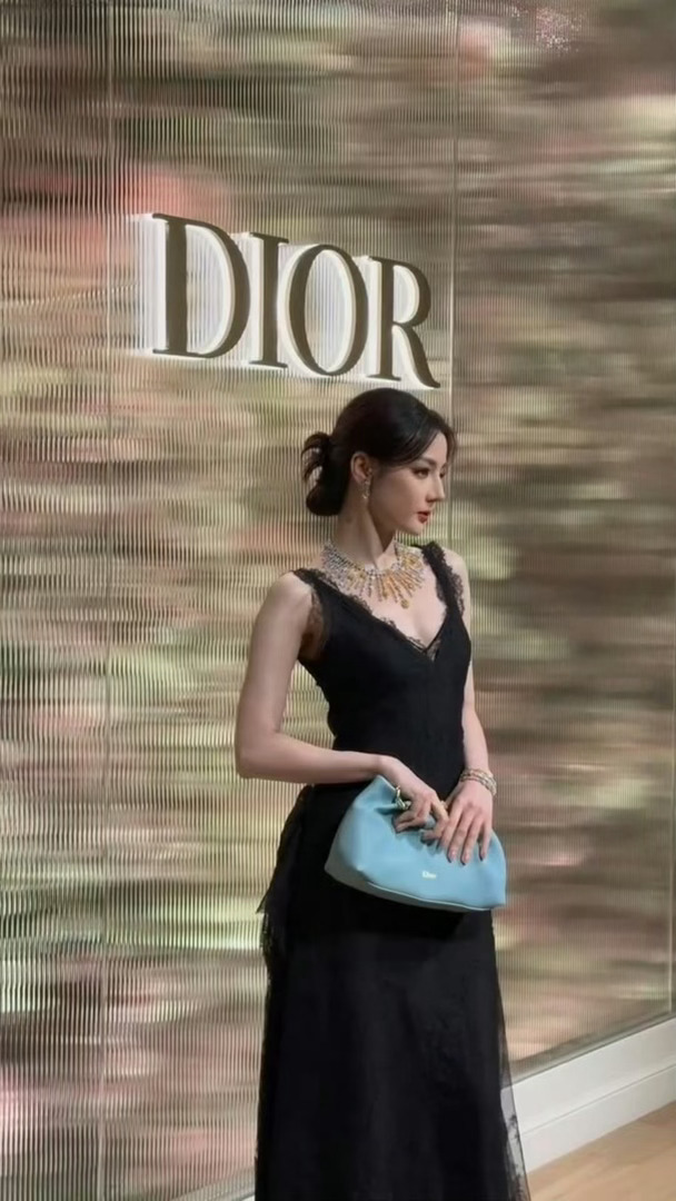 迪丽热巴迪奥活动直拍 看看状态怎么样～ 