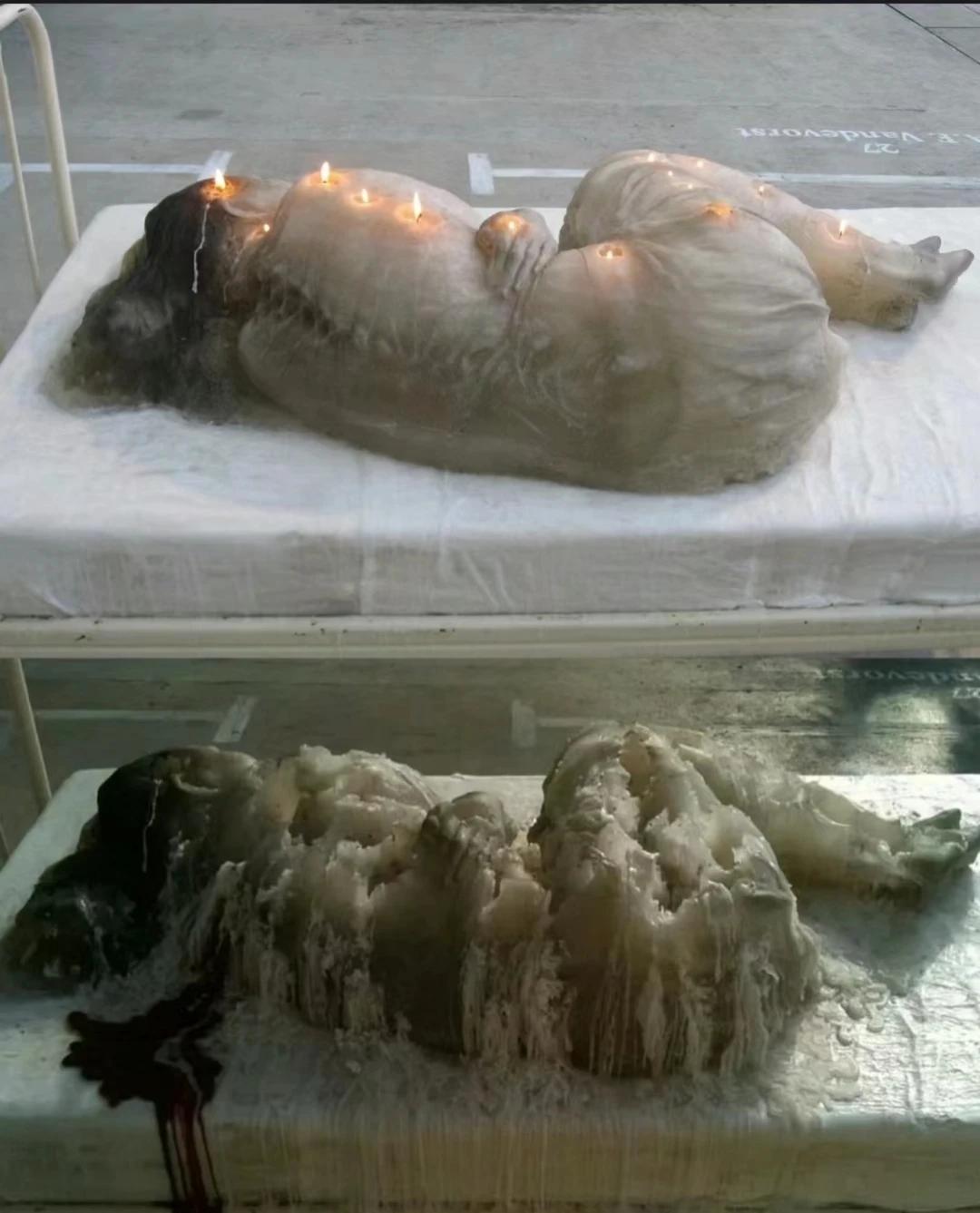视觉共享艺术“病床上的生命燃烧”！
艺术家设计的女孩穿着连衣裙睡在病床上，身上一