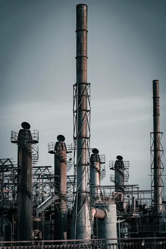 观点创作激励大赛在我看来，中国能成“基建狂魔”，一是举国体制优势，能集中力量办大