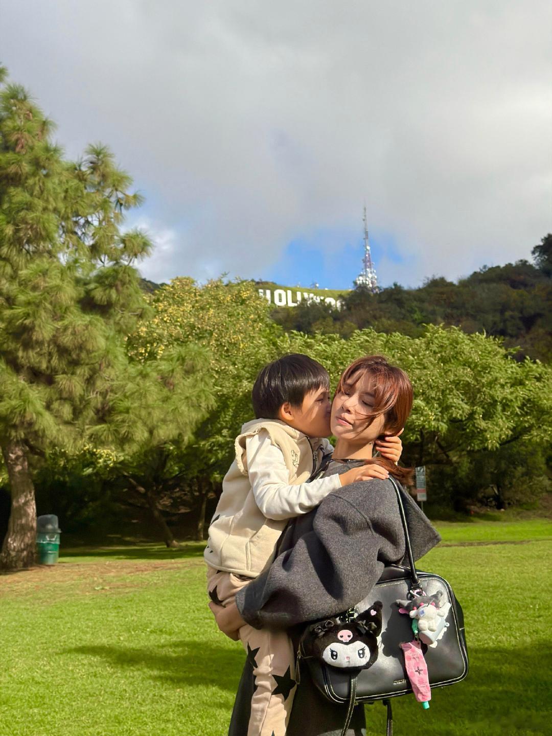 苏醒5岁大儿子身高苏醒大儿子长这么高了 苏醒大儿子长这么高了，侧脸看又像妈妈又像