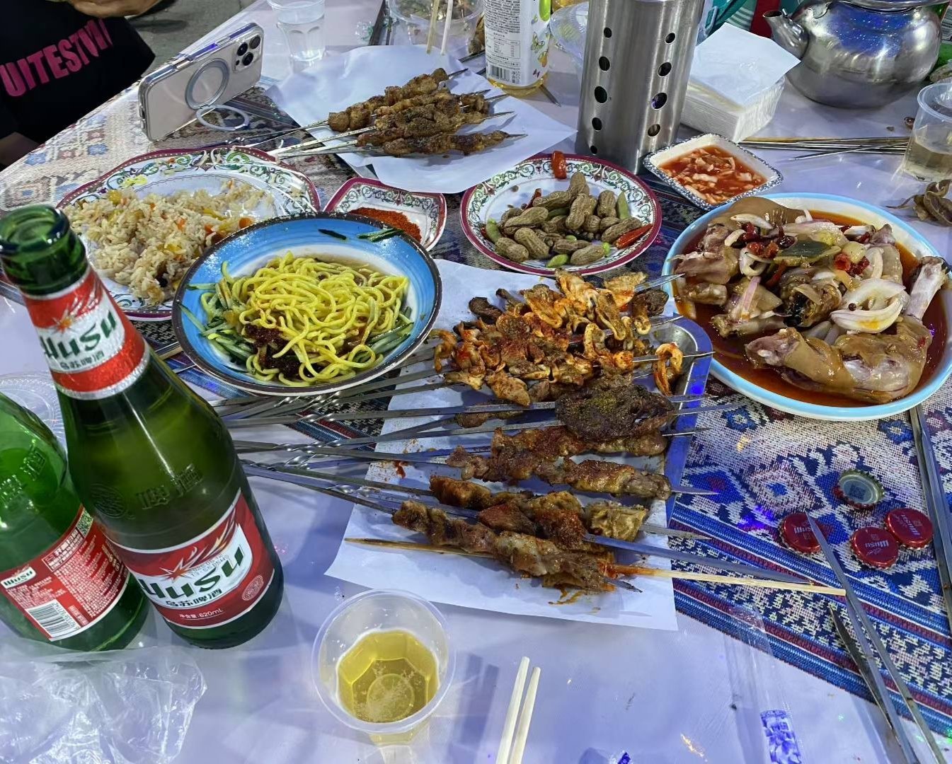 快过国庆节了晚上整个夜宵庆祝下[yeah][yeah]不得不说滕王阁开灯后看起来