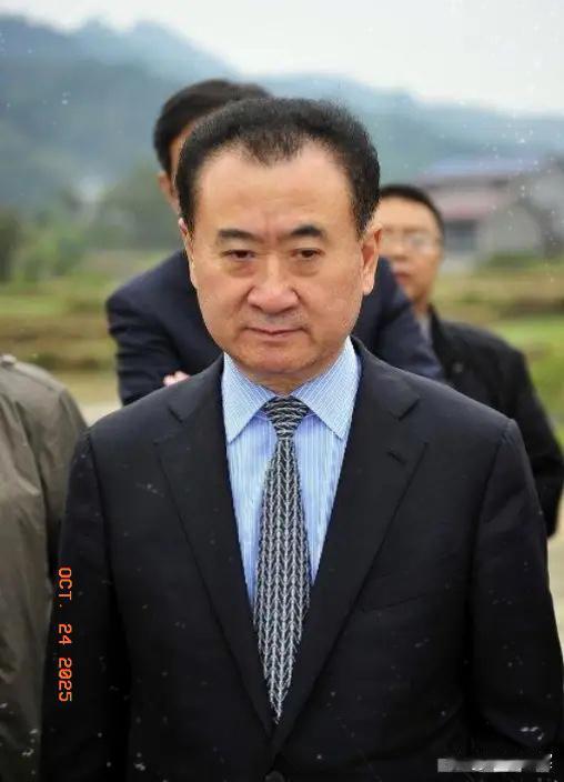 不查不知道，被王健林给惊呆了！
没想到，老王为了搞定6000亿的欠款，硬是撑了整