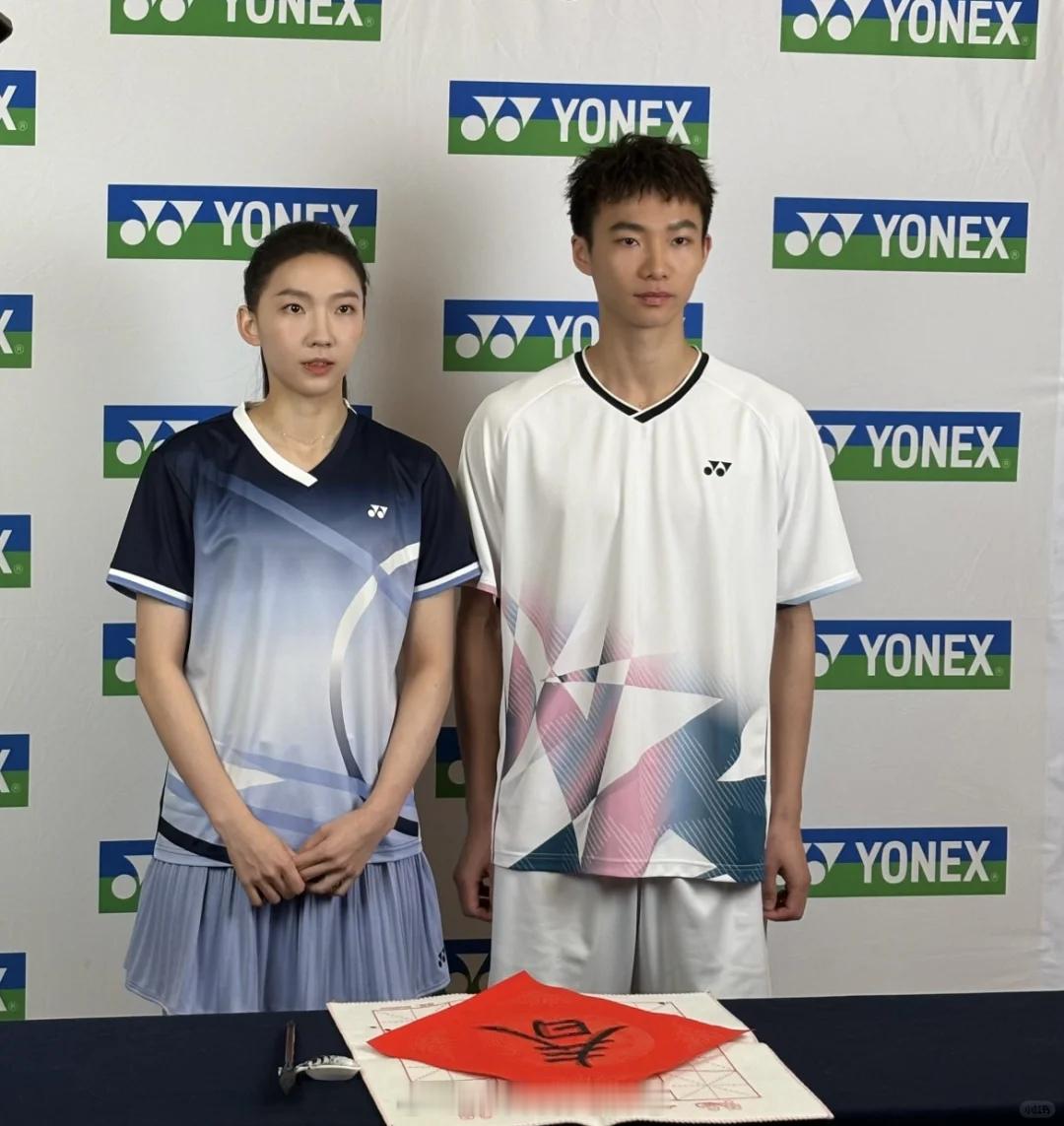 丫斯邦年[超话]  随机掉落一张丫邦照片cr.xhs 
